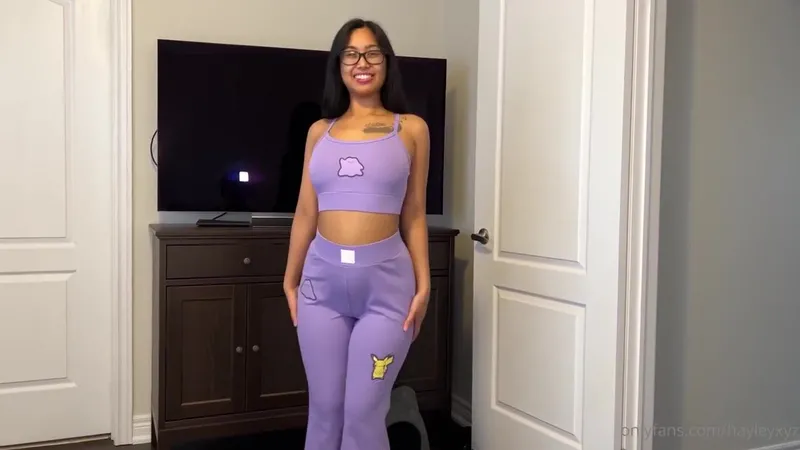 Hayleyxyz Teases in Purple Outfit Before Hardcore Fuck Video