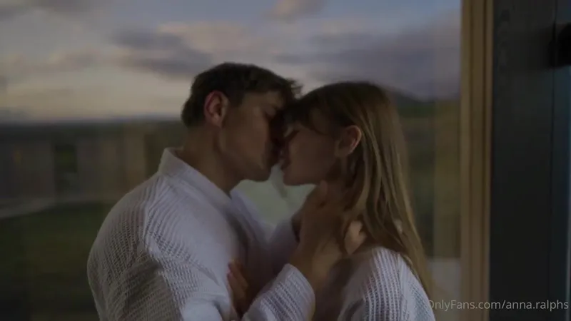 Anna Ralphs aka Anna L Teases in Her Naughty Leaked Sex Tape Video