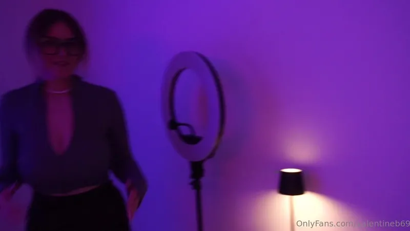 Faustine Perdrix Teases in Amateur B/G Fuck Video