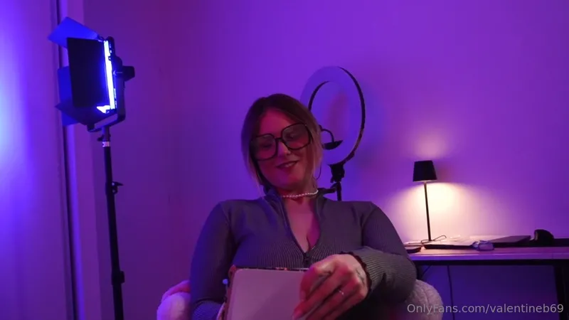 Faustine Perdrix Teases in Amateur B/G Fuck Video