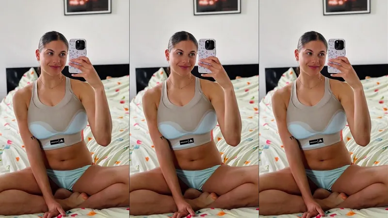 Zoe Sedney Teases Her Naked Body On Bed In Steamy Video