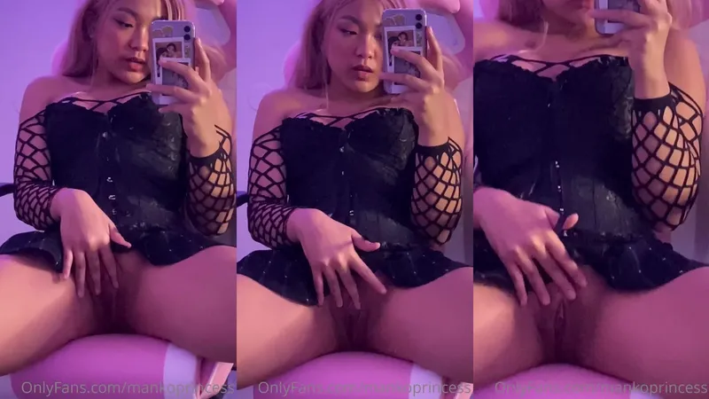 Mankoprincess Teases Her Tiny Ass in Leaked Naked Video
