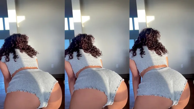 Thestartofus Teases Tiny Ass In Leaked Pic Video