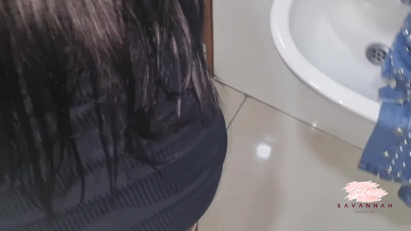 I bang a stranger in a mall bathroom sex video