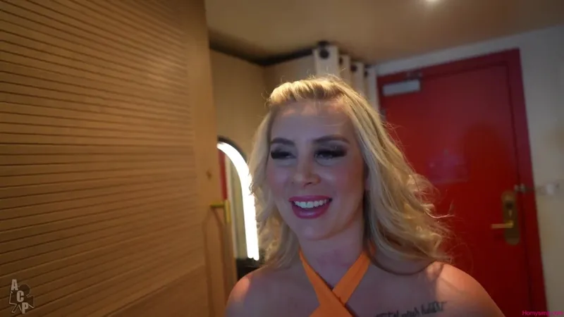 Trixi Brooks Brand-New Starlet Bangs Tour Guide In Hotel Room Video