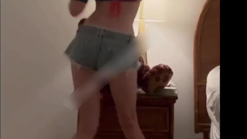 Lil Tay Teases Her Tits in Leaked Video