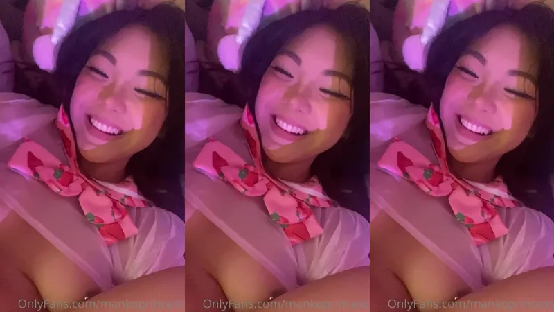 Mankoprincess Teases Her Tiny Ass in Revealing Video