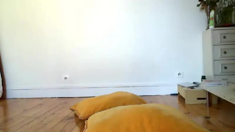 Leolulu Teases with an Intense Blowjob Video