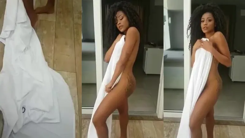 Смотрите Yaa Santana Teasing her Pussy and Natural Tits in Free  