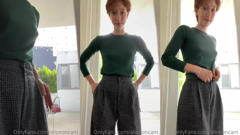 AliceOnCam Teases Her Juicy Tits in Revealing Video