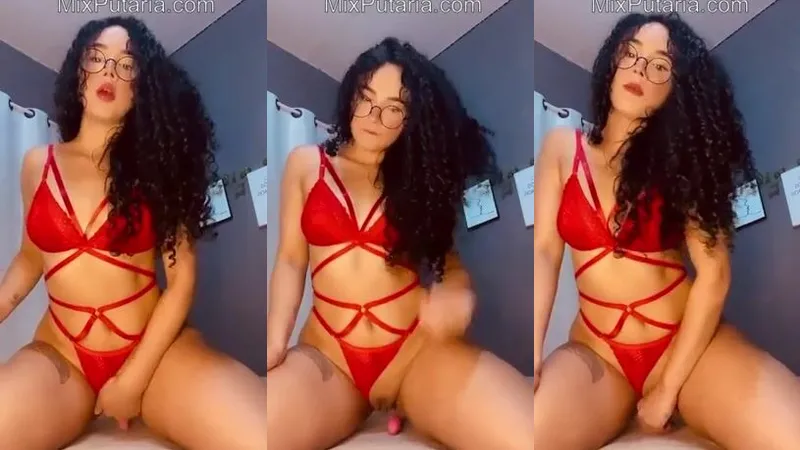 Taty Silva Teases with a Gentle Fuck on Her New Toy Video