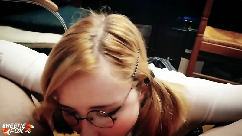 Fox o n l y f a n s Teases her Huge Booty in Leaked Private DM Video