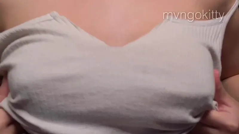 Mvngokitty Brunette Teases On Cam In New Video