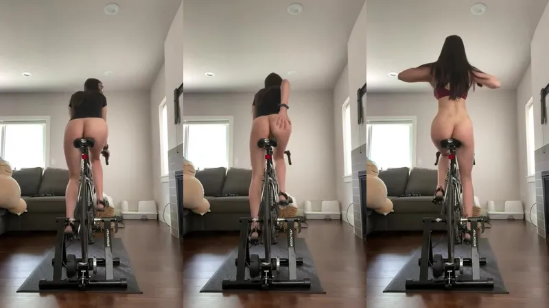 delicioushug Teases Her Tiny Ass in Full Length Video Exposed on Reddit