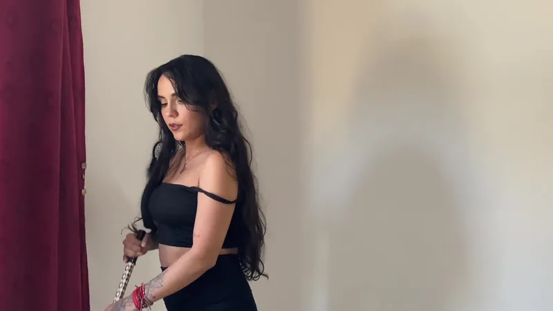 Big-ass neighbor sucks me off for a little extra! - MILF, Latina