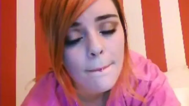 Ashe Maree Teases Her Petite Titties in Leaked OnlyFans Video