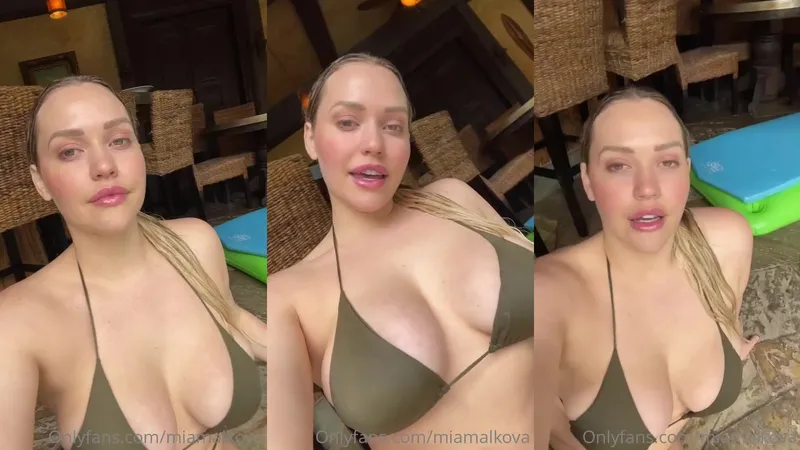 Mia Malkova Teases Her Pussy in Epic MILF OnlyFans Video