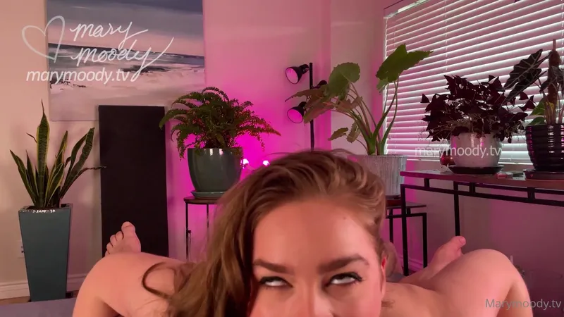 Mary Moody Teases Her Huge Booty in Explicit Nude Video