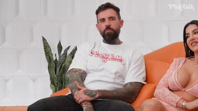 Lena And Khloe Get Dirty In A Rough Threesome Fuck Video