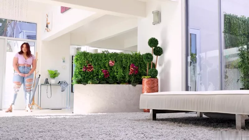 Scarlett Venom POV Pounds Hard in Steamy NVG Video