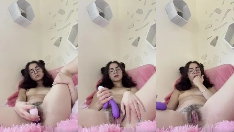 Jameliz Teases with Her Vibrator in Naughty Glasses Fuck Video