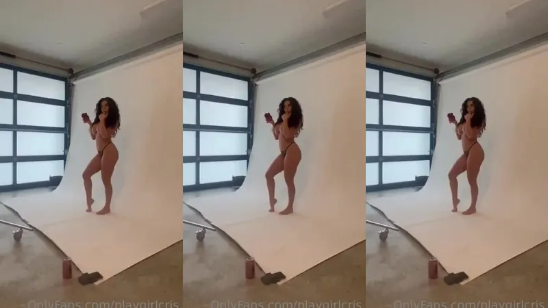 Playgirlcris Teases Her Giant Juggs in Steamy Nude Video