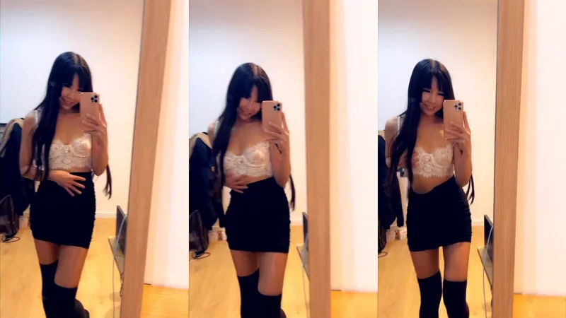 Littlesubgirl OnlyFans leak video reveals her teasing her goods in sexy solo show