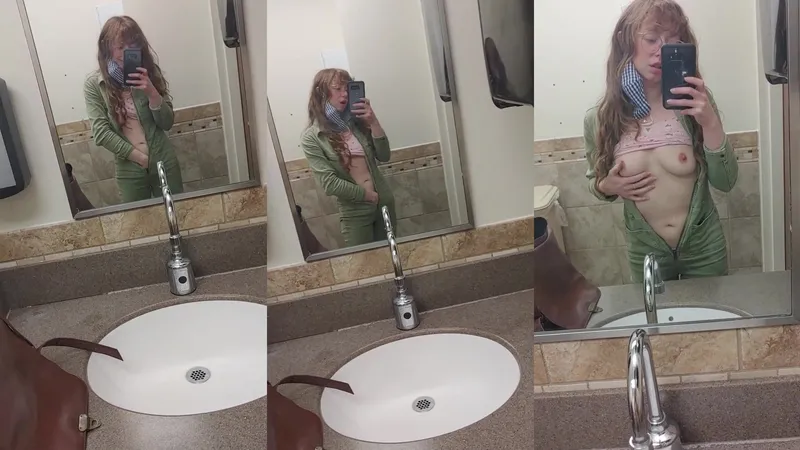MandyFrizzle teases in leaked pic video