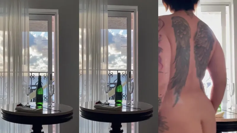 amarettoh Teases Her Massive Titties in Leaked Cumslut Video