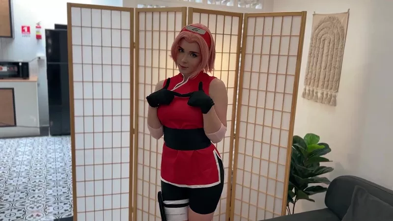 Fox Teases Her Thick Curves in Must-Watch Sex Tape Video
