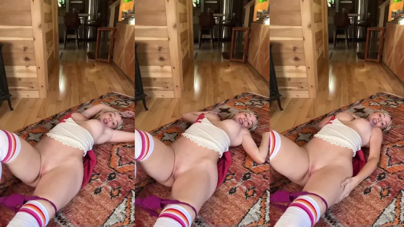 Sara Underwood Teases with Her Favorite Dildo in Sweaty American Action