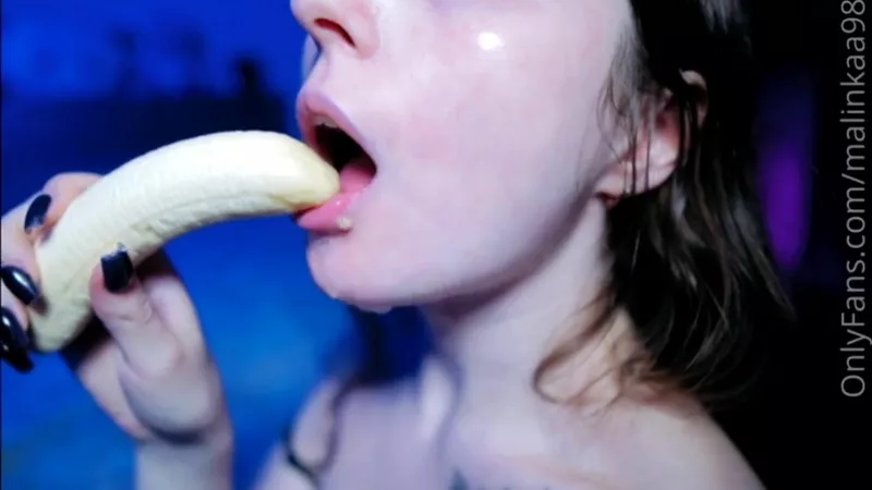 Malinkaa98 Teases in Naughty Nude Leaks Video