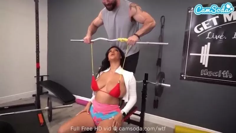 Ashlyn Peaks takes a pounding from her horny personal trainer in this must-watch video