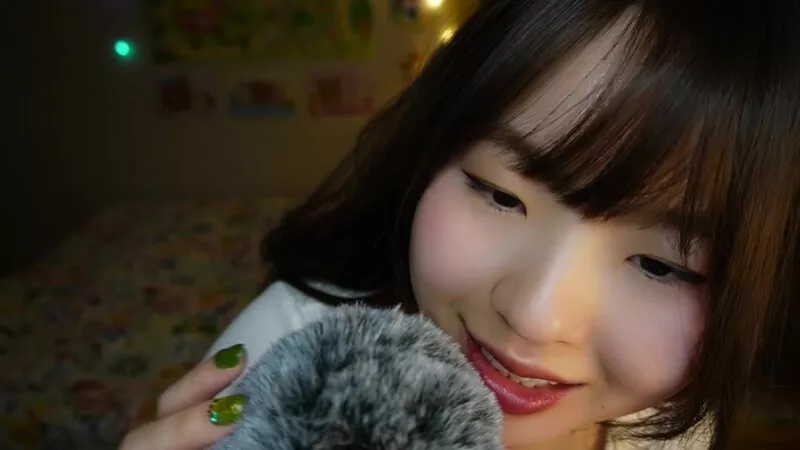 ASMR Close Up Kisses & Scalp Massage Before Bed, Let's Wind Down Together!