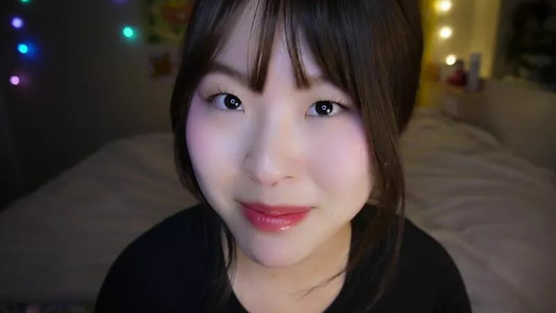 ASMR Making Assumptions About You & Kisses