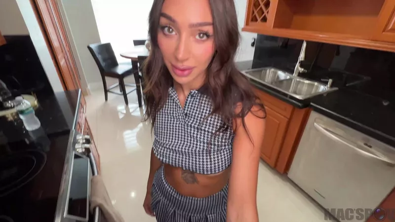 Hot Stepsis Sisi Rose Makes Jmac Cum with Tight Pussy