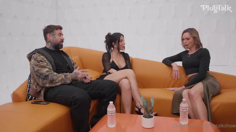 Serenity Cox Lena The Plug Threesome Porn Video