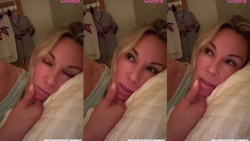 Christina Reeder Teases Her Naked Body Masturbating On Bed In Hardcore Solo Video