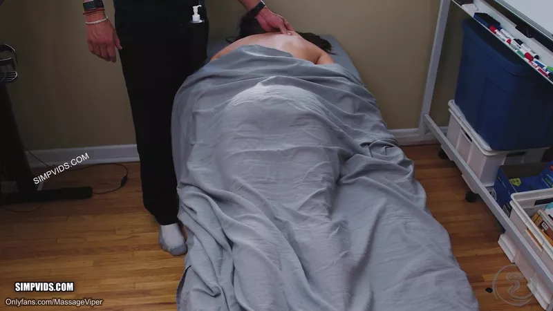 Lillian Phillips gets pounded in a BBC gangbang DBL penetration video