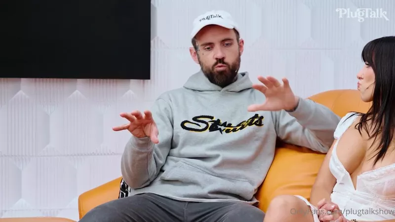 Ari Alectra And Lena The Plug Tease In A Must-Watch Threesome Video
