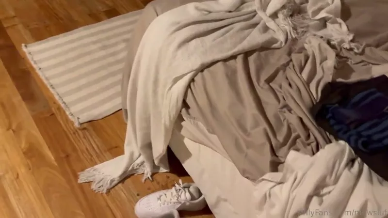 MewSlut Teases Real Girlfriend Experience in Leaked Sex Tape Video