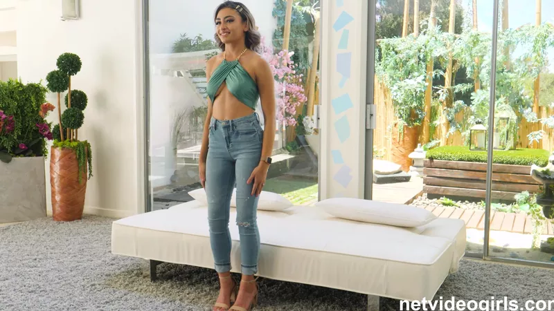 LA native babe gets wild n freaky in solo porn video