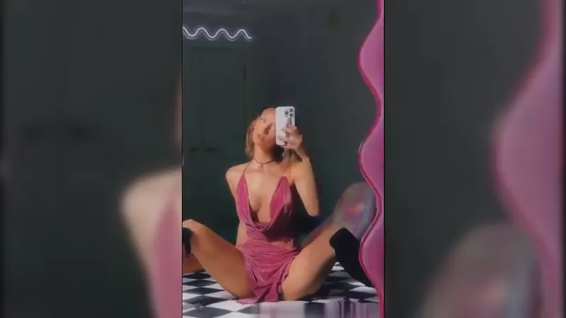 Rachel Cook Teases On Camera In Leaked Solo Fuck Video