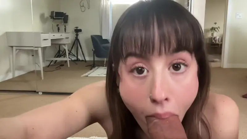 Jules Ari Gets Her Hands Dirty in This Steamy Solo Jerk Off Video