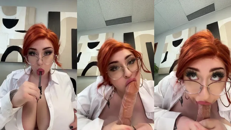 Bishoujomom - Busty secretary