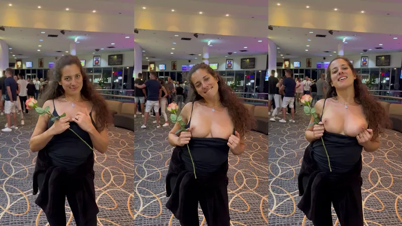 I really love showing my tits in public [GIF]