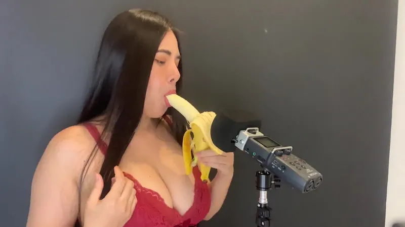 ASMR Wan Banana Blowjob Leaked Video