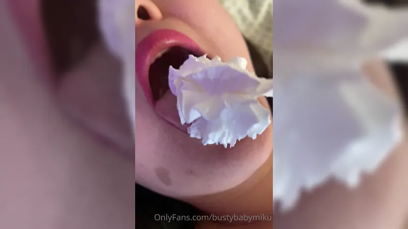 Aroomi Kim puts Whip cream in her Mouth Onlyfans Tape