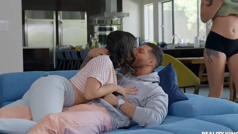 Gabbie Carter Seduces Lasirena69’s Boyfriend In Secret Hookup