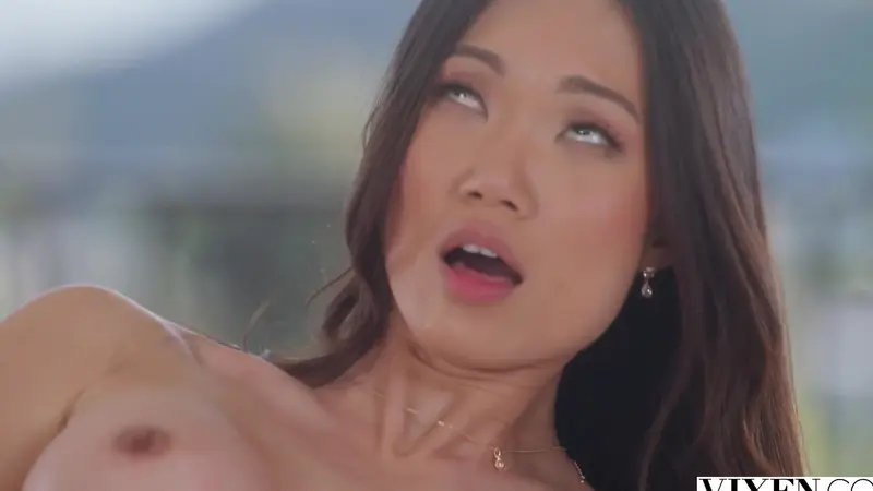 Lucy Mochi Deepthroats Her Boyfriend’s Massive Shaft